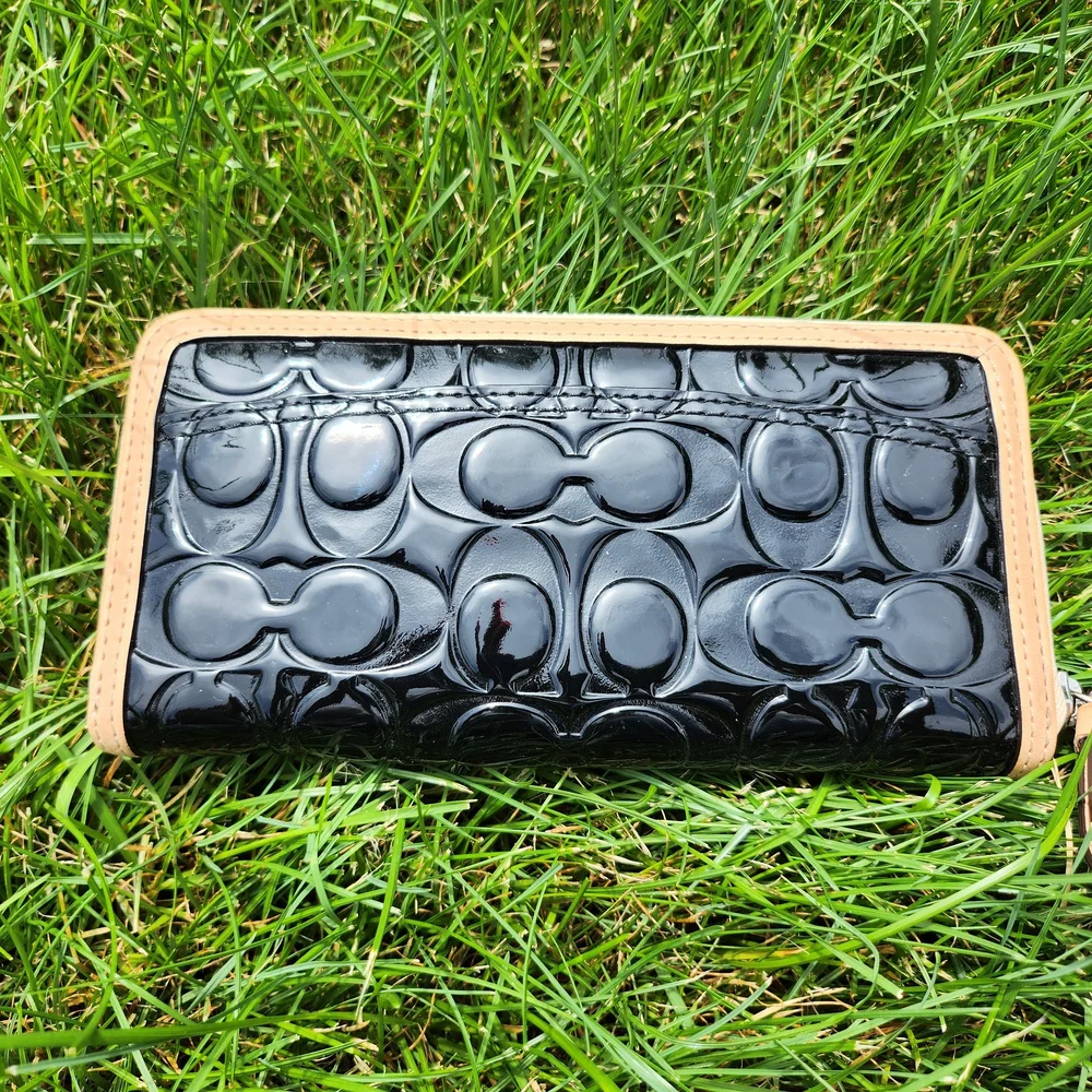 Coach Black and Tan Patent Leather Wallet - Picture 3 of 8